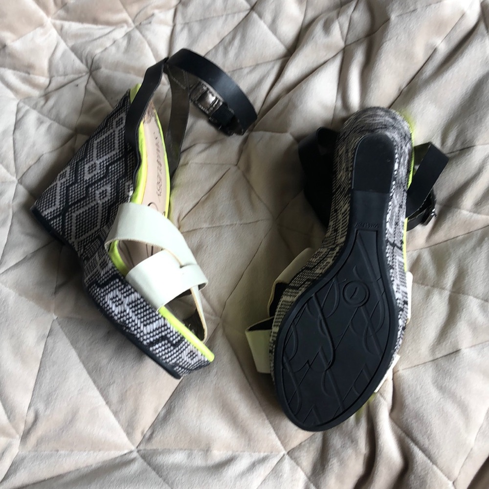 Blk/Wht w Chartreuse Accent Wedges - Picture 2 of 4